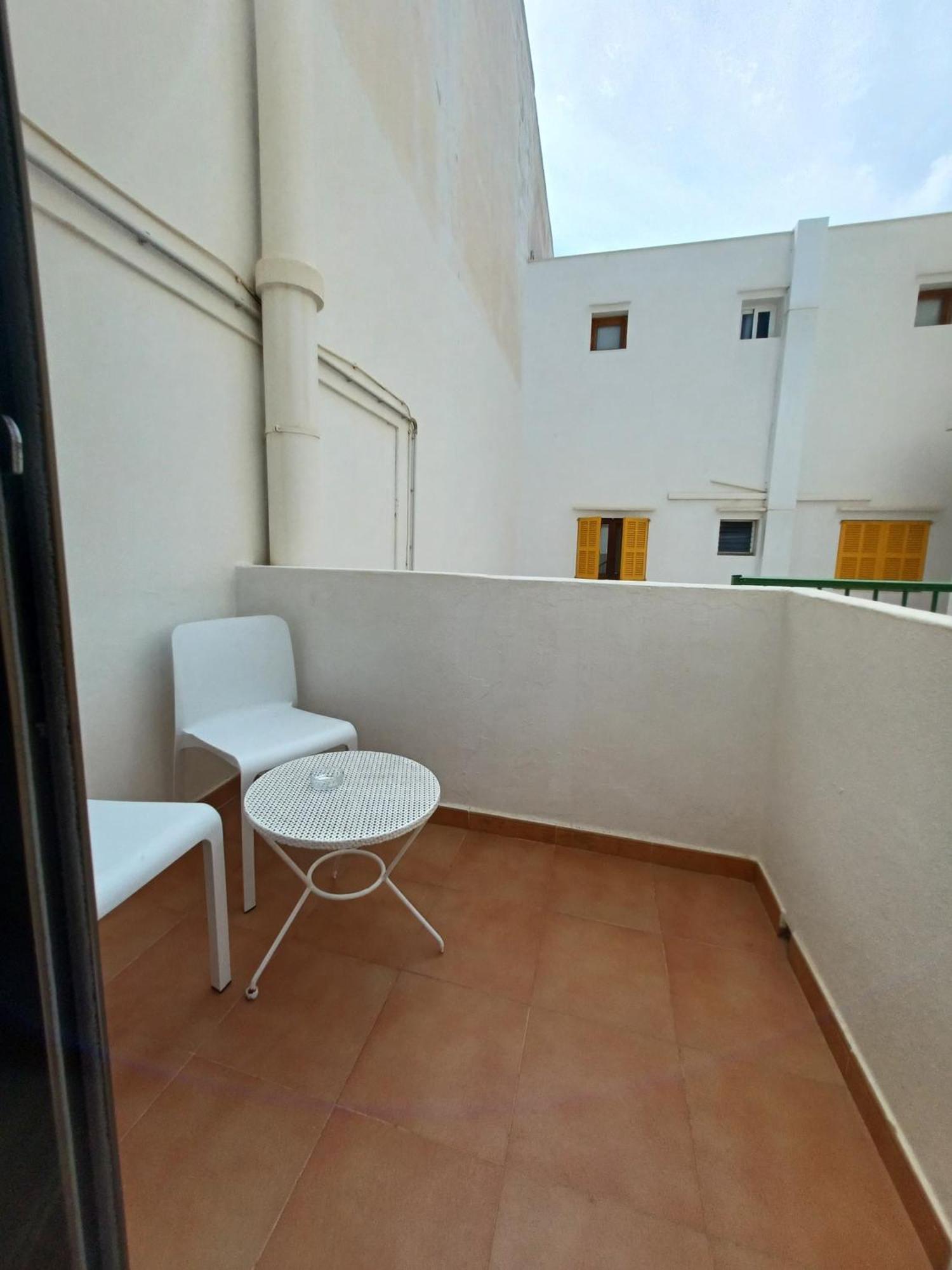 Hostal Cala Ratjada エクステリア 写真