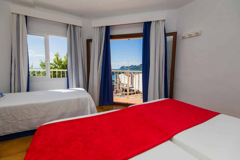 Hostal Cala Ratjada エクステリア 写真