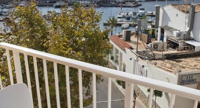 Hostal Cala Ratjada エクステリア 写真