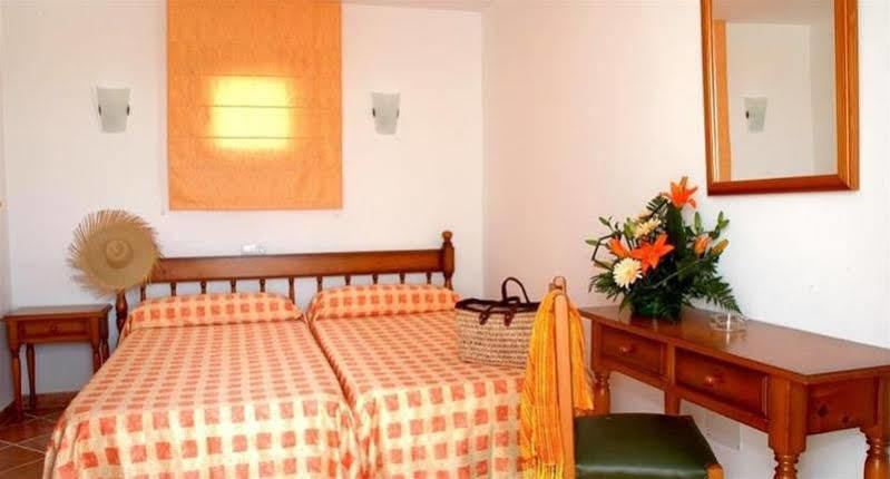 Hostal Cala Ratjada エクステリア 写真