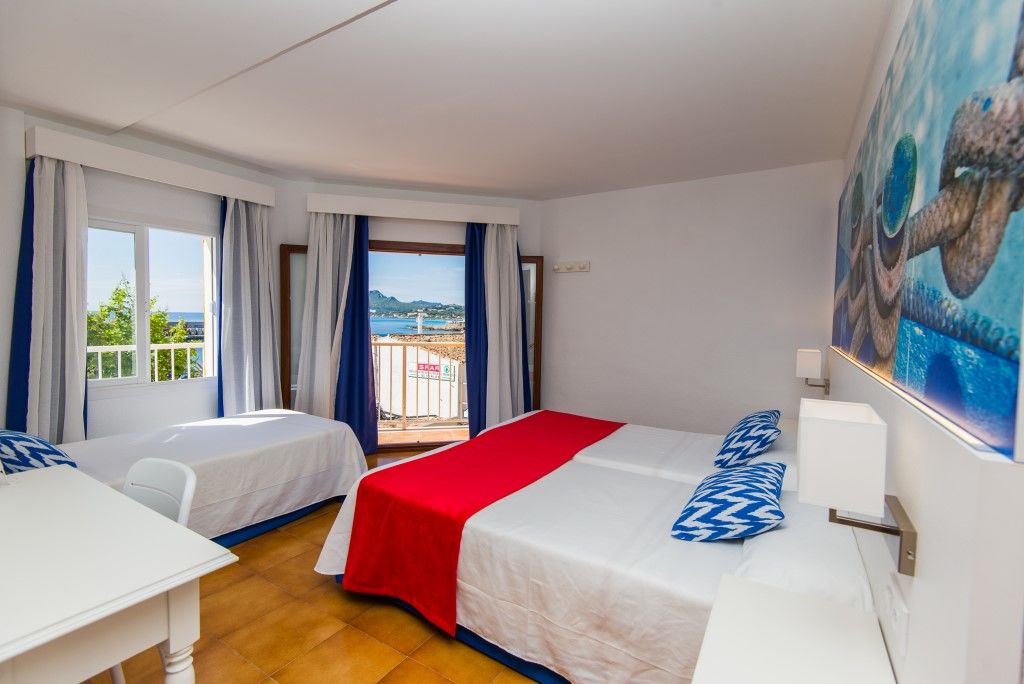 Hostal Cala Ratjada エクステリア 写真