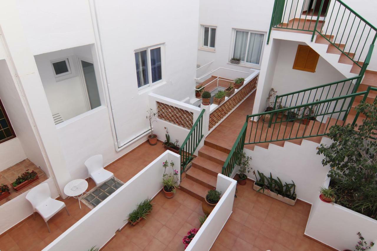 Hostal Cala Ratjada エクステリア 写真