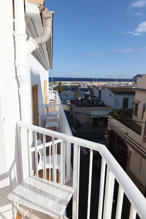 Hostal Cala Ratjada エクステリア 写真